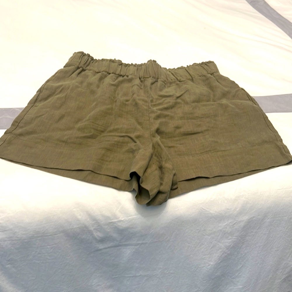 Lou & grey green linen shorts